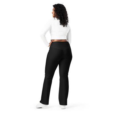 Cachy’s Urban high-waisted flared leggings for women, available in multiple colours, perfect for sporty and casual streetwear style