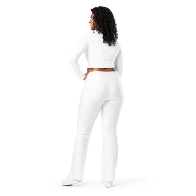 Cachy’s Urban high-waisted flared leggings for women, available in multiple colours, perfect for sporty and casual streetwear style