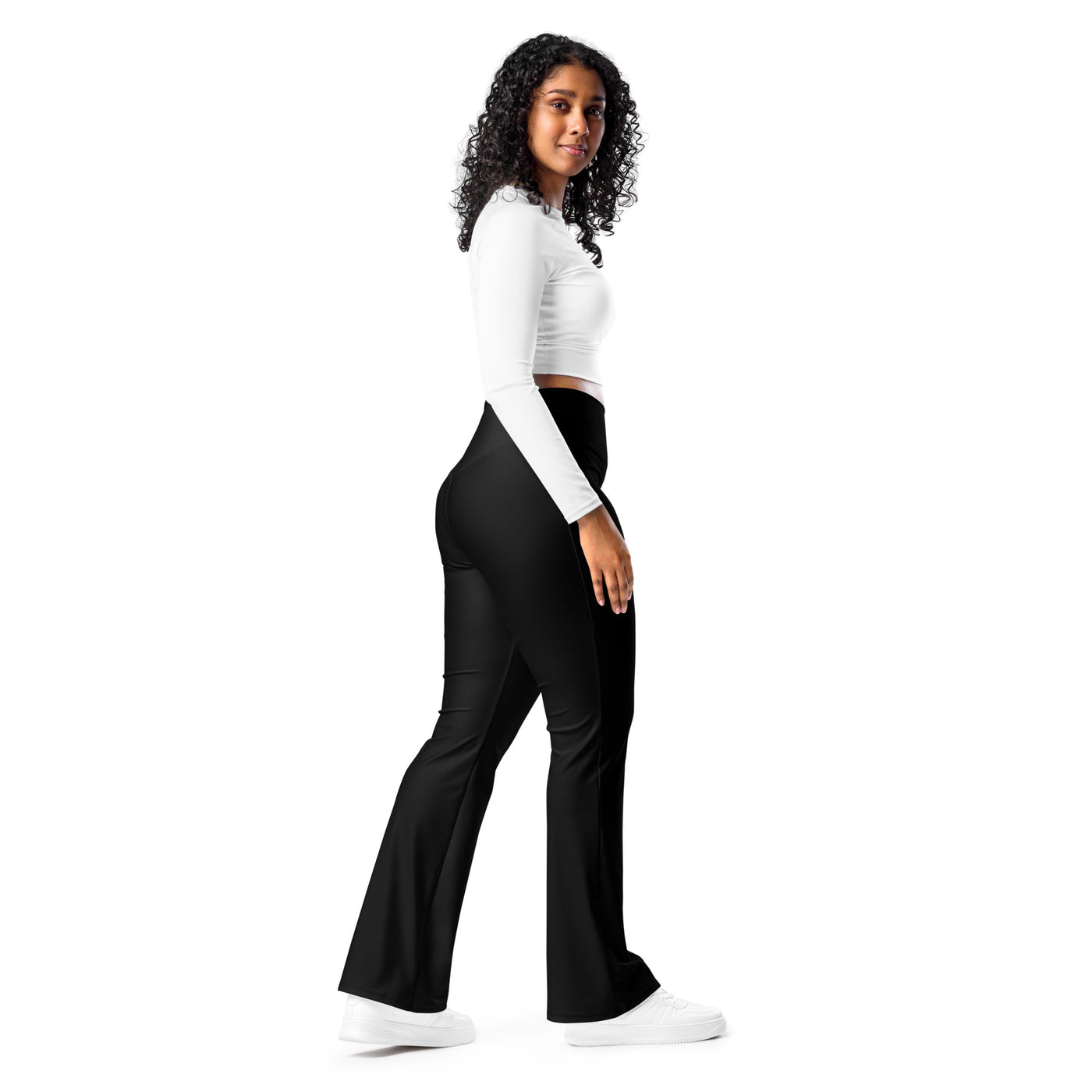 Cachy’s Urban high-waisted flared leggings for women, available in multiple colours, perfect for sporty and casual streetwear style